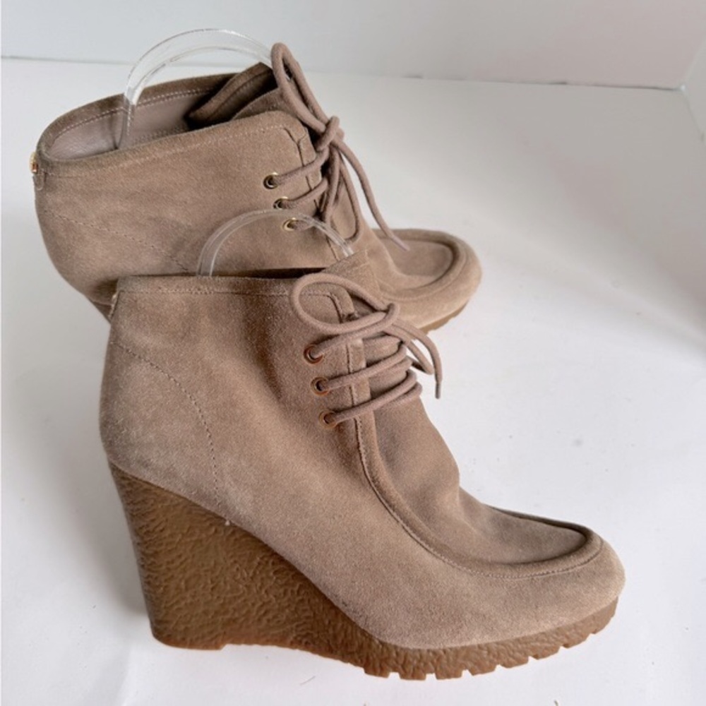 Michael Michael Kors Tan Suede Wedge Lace-Up Moc Toe Boots. Size 8.5M - Picture 9 of 12